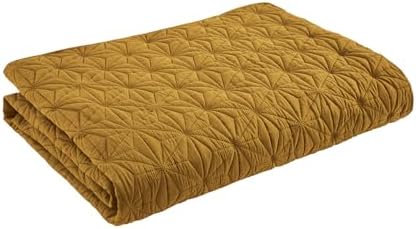 VCNY Home Kaleidoscope Pattern Quilt Set with Shams Gold
