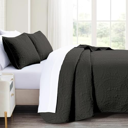 Akkialla Twin Quilt Bedding Set with Coin Pattern