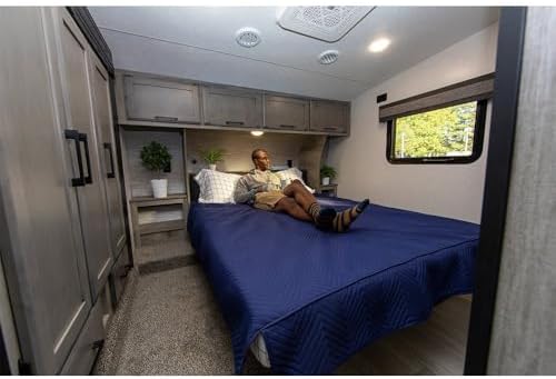 Lippert Components 3-in-1 Tucked in Bedcover Set Narrow King