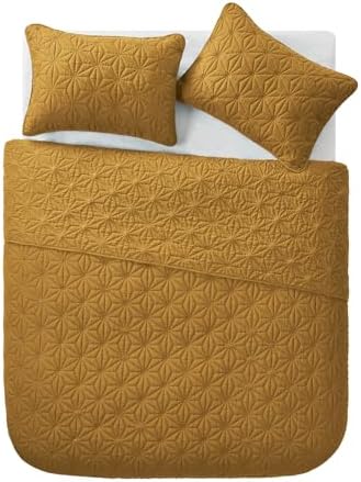 VCNY Home Kaleidoscope Pattern Quilt Set with Shams Gold