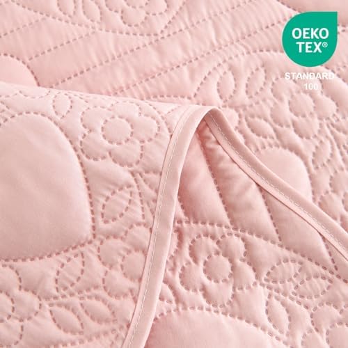 Auemtyn Light Pink Heart Pattern Quilt Set 2 Pieces 1