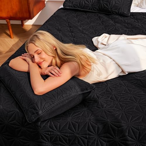 Whale Flotilla Twin Quilt Bedding Set with Geometric Star Pattern 1