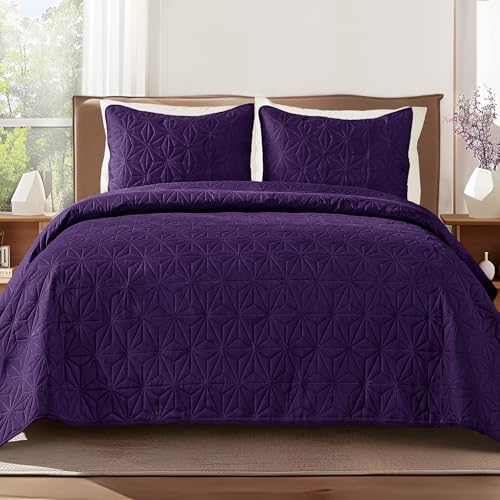Whale Flotilla Twin Quilt Bedding Set with Geometric Star Pattern