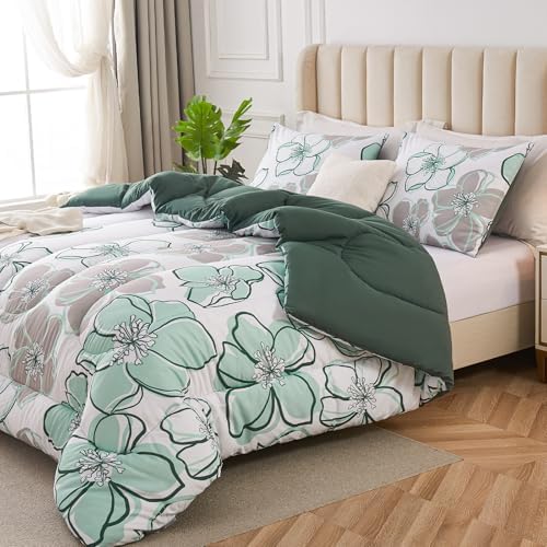 3 Piece Queen Comforter Set with Leaf Pattern 1