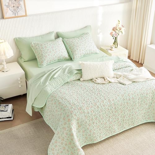 Wake In Cloud Floral Quilt Set 3-Piece QueenFull