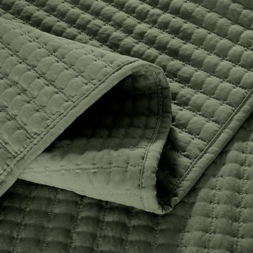 WRENSONGE King Quilt Set - 3 Piece Olive Green Bedding