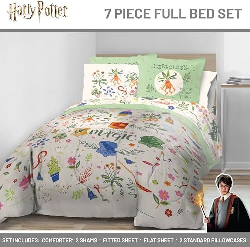 Jay Franco Harry Potter Comforter Set - 7 Piece Kids Bedding