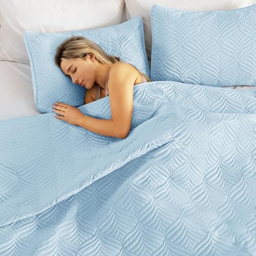 Whale Flotilla Light Blue Quilt Set Queen Size