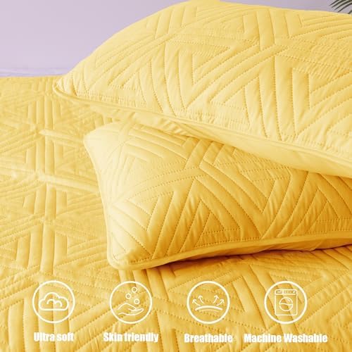 Whale Flotilla Soft Twin Quilt Set Yellow