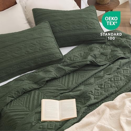 Bedsure Boho Quilt King Size - Olive Green Geometric