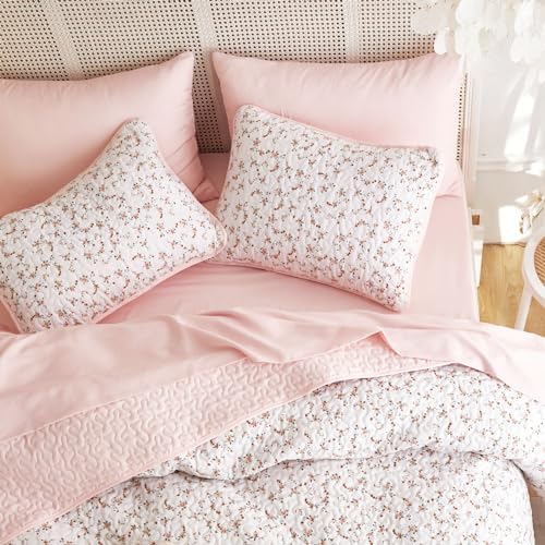 Wake In Cloud Floral Quilt Set for Women