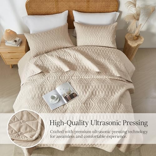 akkialla KingCal King Quilt Bedding Set - Beige Microfiber Geometric Pattern