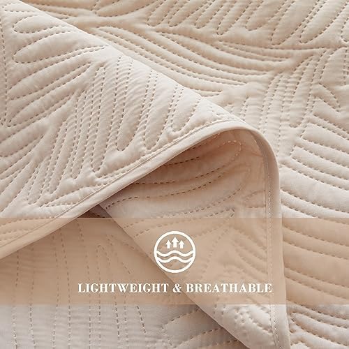Exclusivo Mezcla Queen Quilt Set with Leaf Pattern