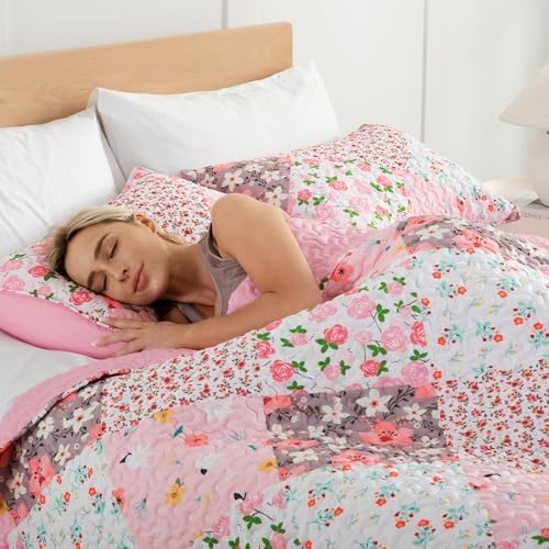 Whale Flotilla Reversible Patchwork Quilt Twin Set Pink