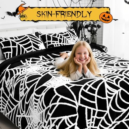 Yinhua Halloween Queen Comforter Set with Spider Web Design
