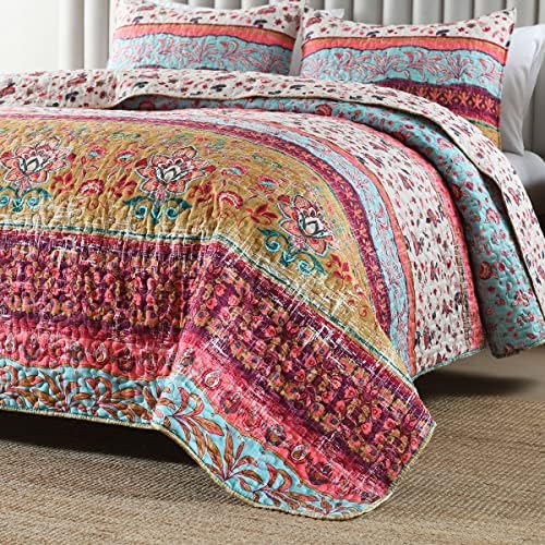 Boho Style Reversible King Quilt Set with 2 Pillow Shams