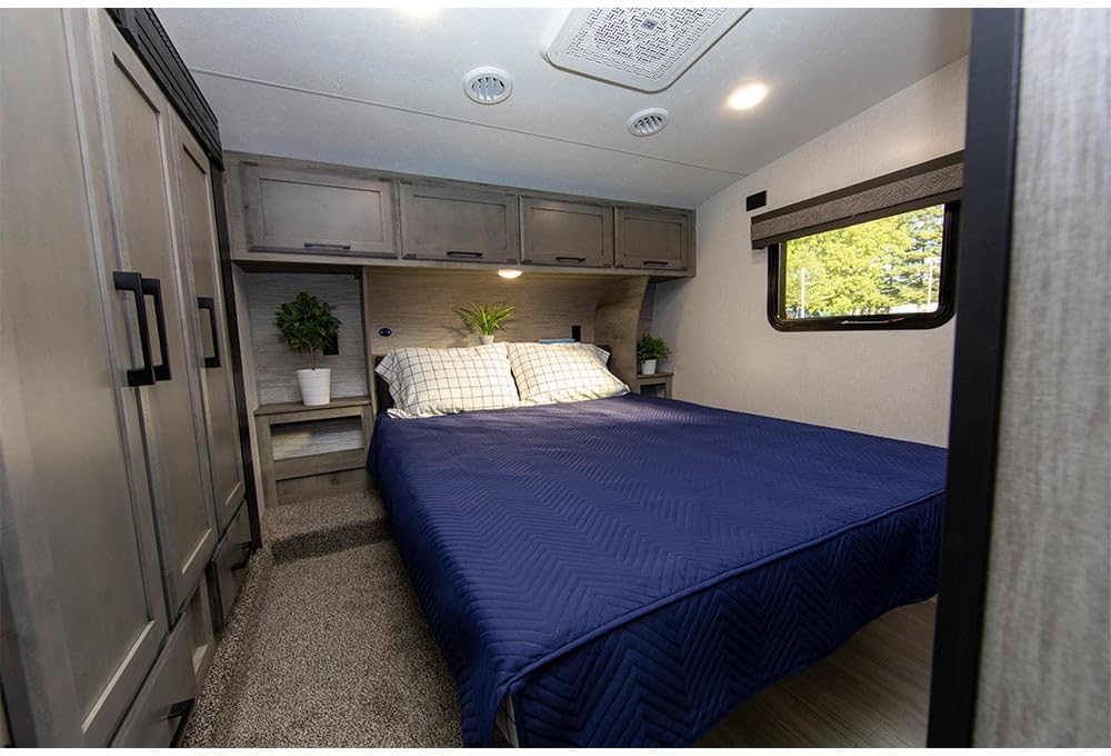 Lippert Components 3-in-1 Tucked in Bedcover Set Narrow King
