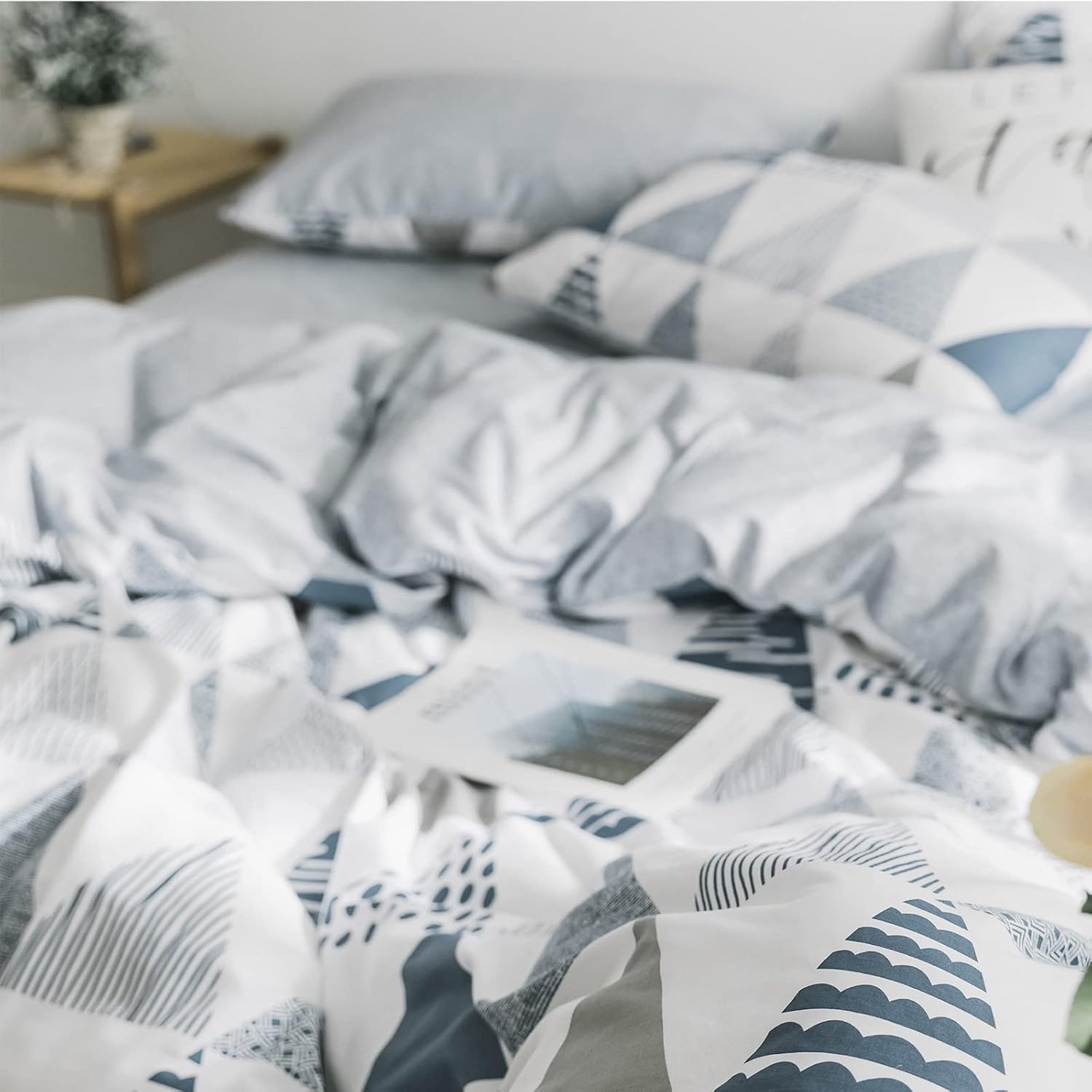 HighBuy Dark Blue Triangle Comforter Set