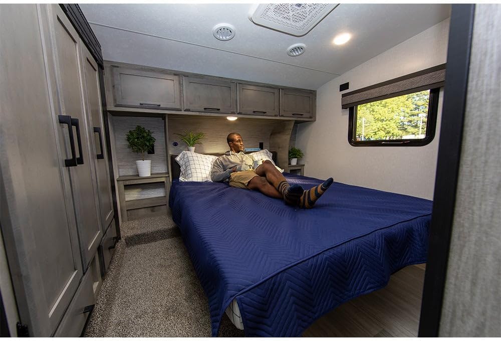 Lippert Components 3-in-1 Tucked in Bedcover Set Narrow King