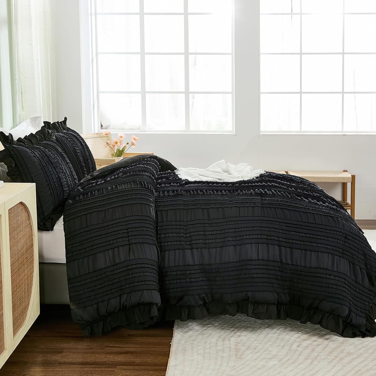 WONGS BEDDING Seersucker Ruffle Comforter Set