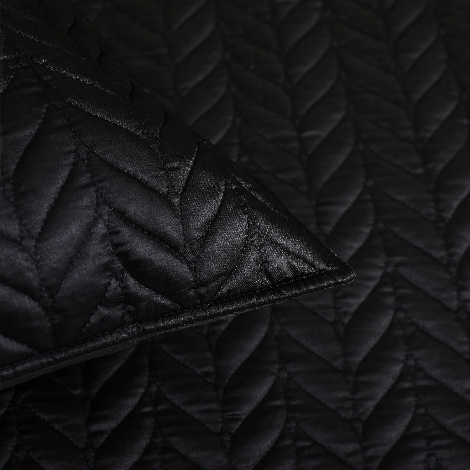 Whale Flotilla Silky Soft Satin Quilt Set Black King Size