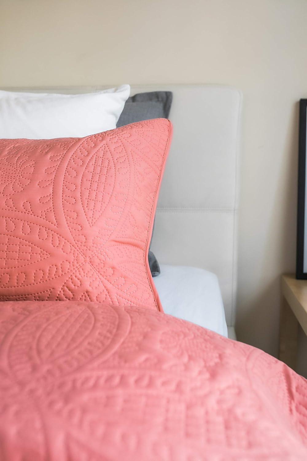 Mezzati Coral Rose Quilt Set - 2-Piece TwinTwinXL Bedspread