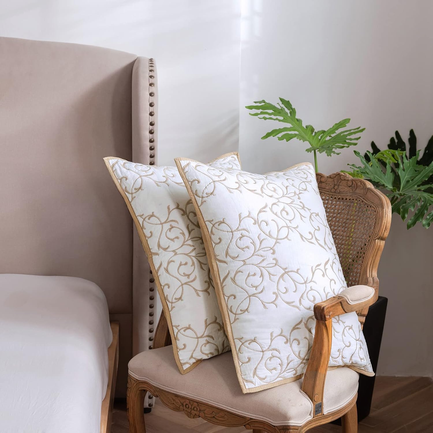 mixinni Reversible King Size Quilt Set with Soft Pillow Shams