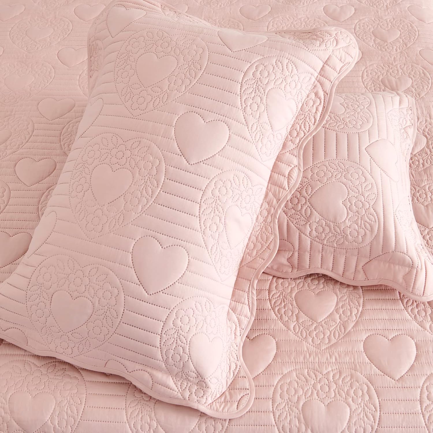 Auemtyn Light Pink Heart Pattern Quilt Set 2 Pieces 1