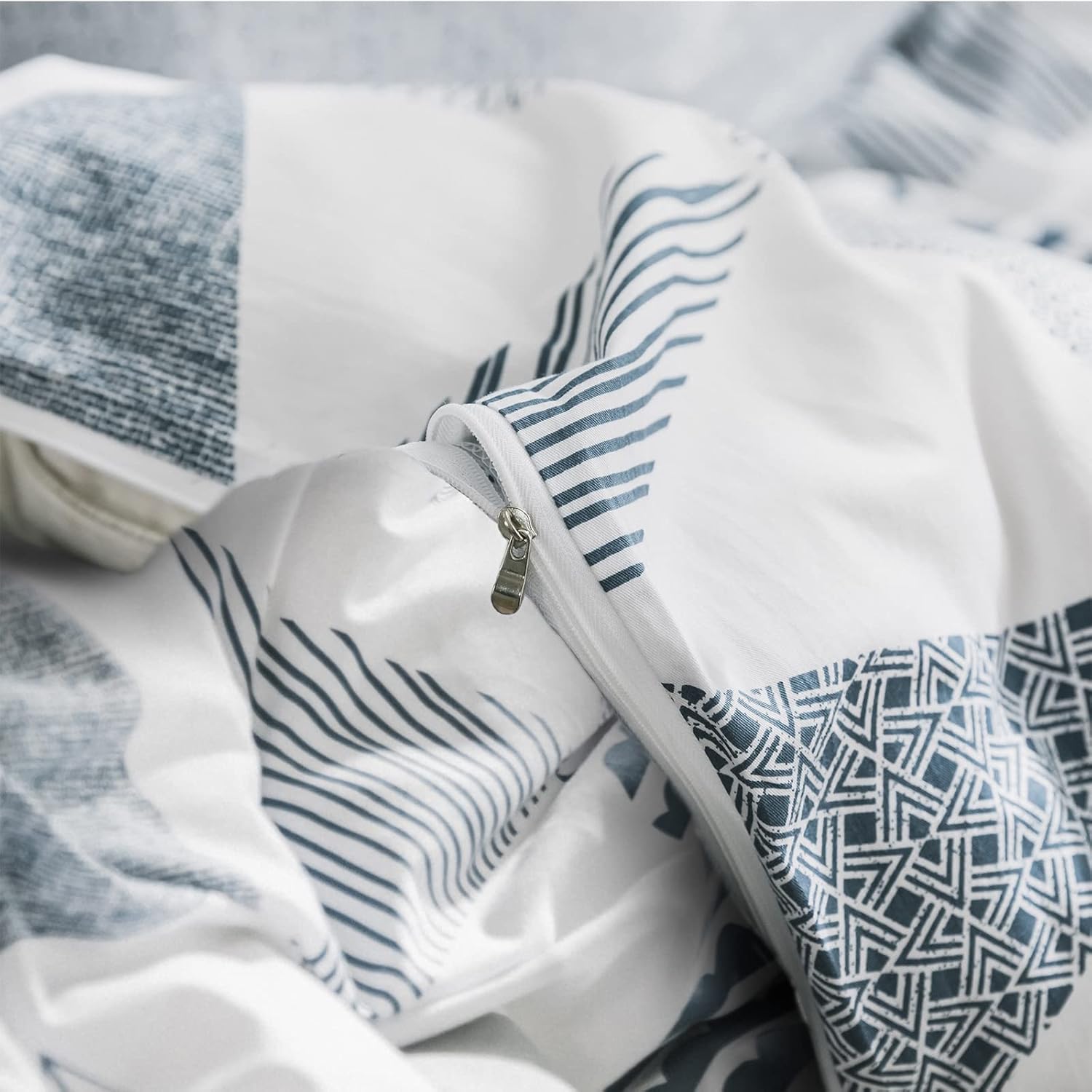 HighBuy Dark Blue Triangle Comforter Set