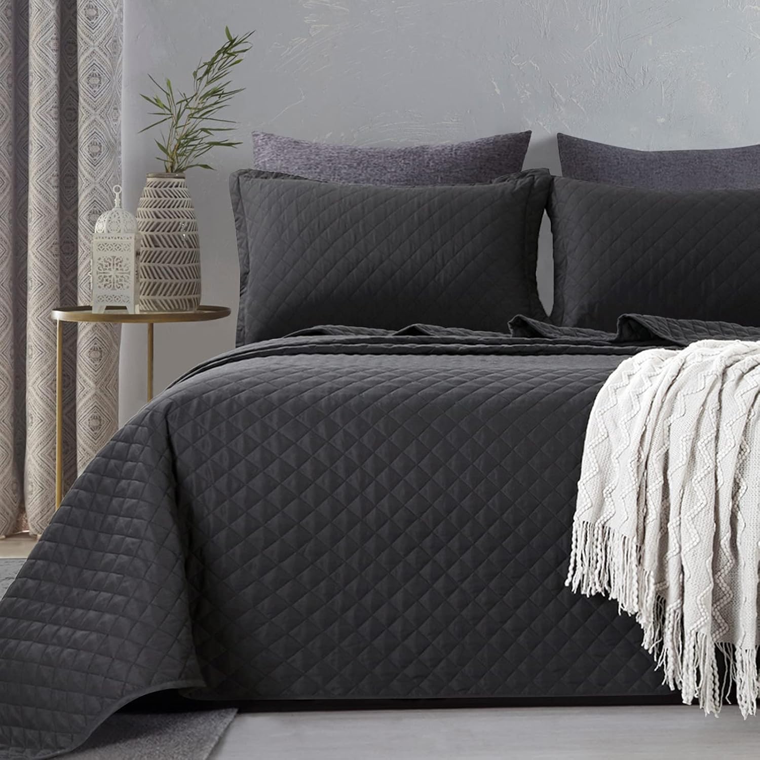 HOMBYS 3 Piece Oversized King Quilt Set 1