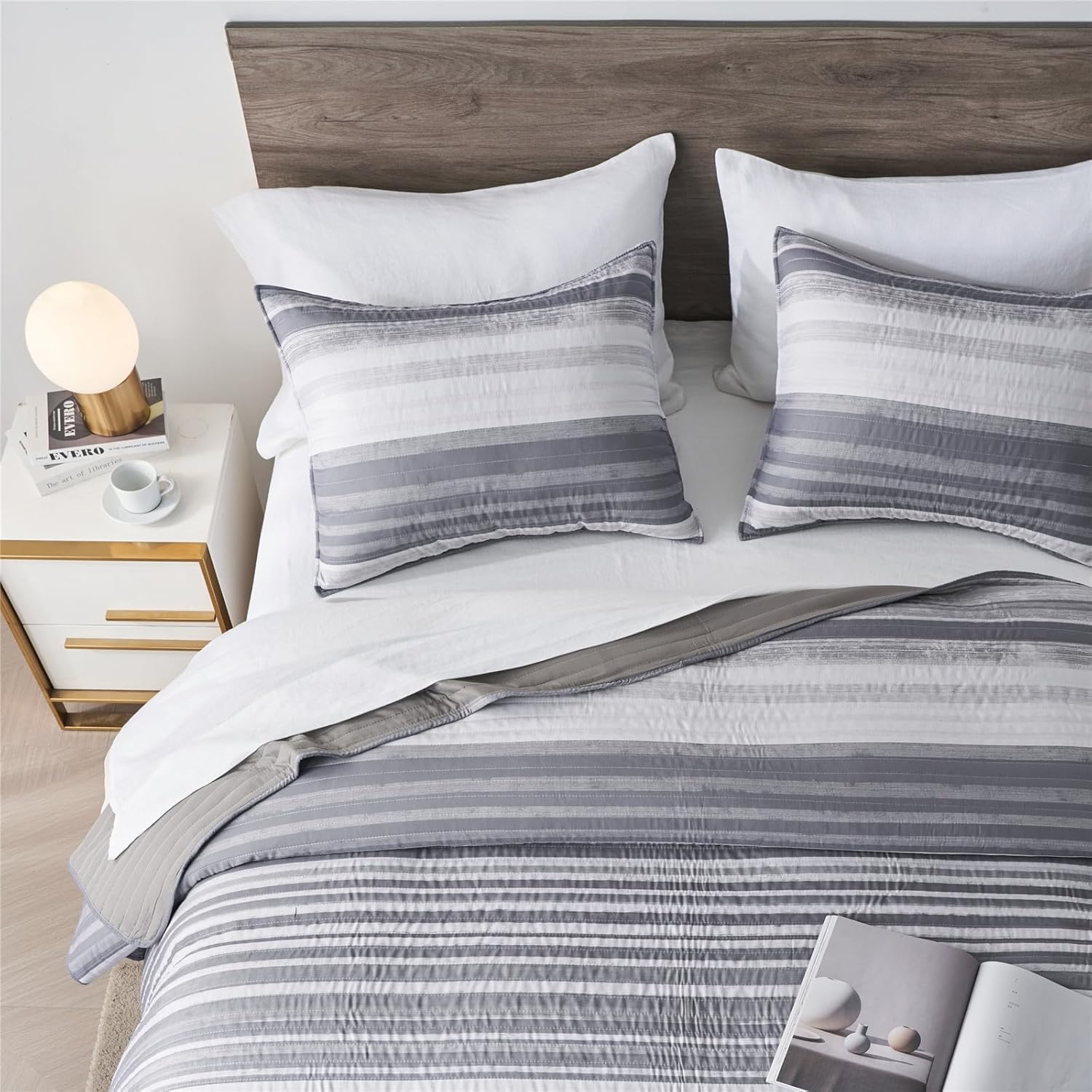 KAKIJUMN Quilt Set Full Queen White Grey Striped Bedding Coverlet with Pillow Shams