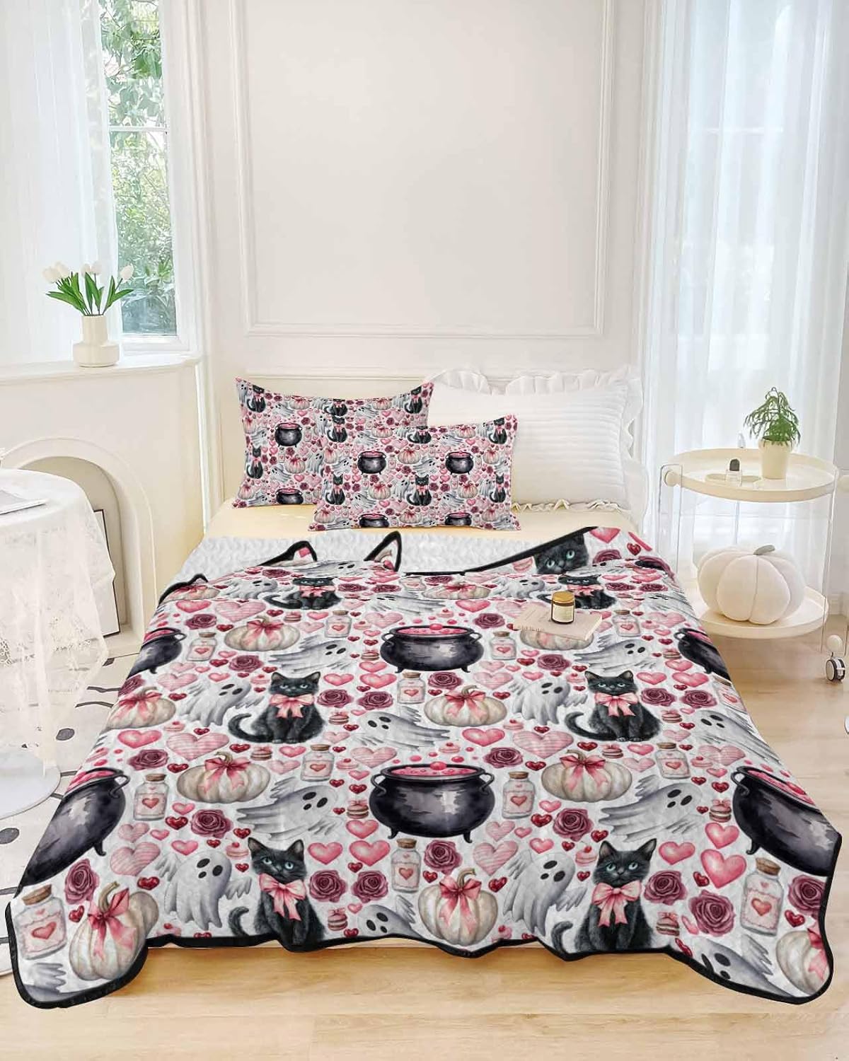 Twin XL Halloween Black Cat Quilt Set with 2 Pillow Shams