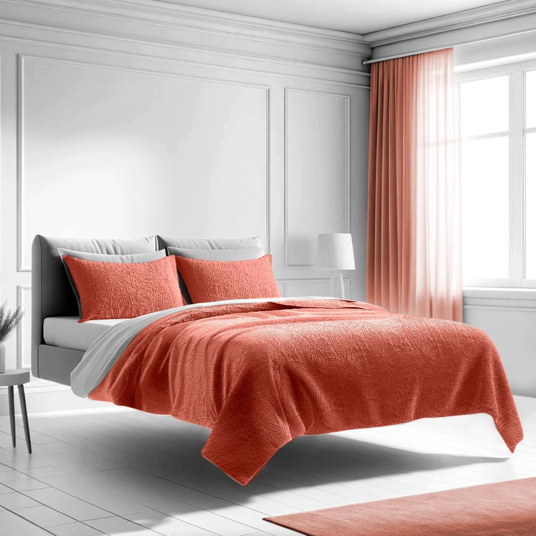 Mezzati Coral Rose Quilt Set - 2-Piece TwinTwinXL Bedspread