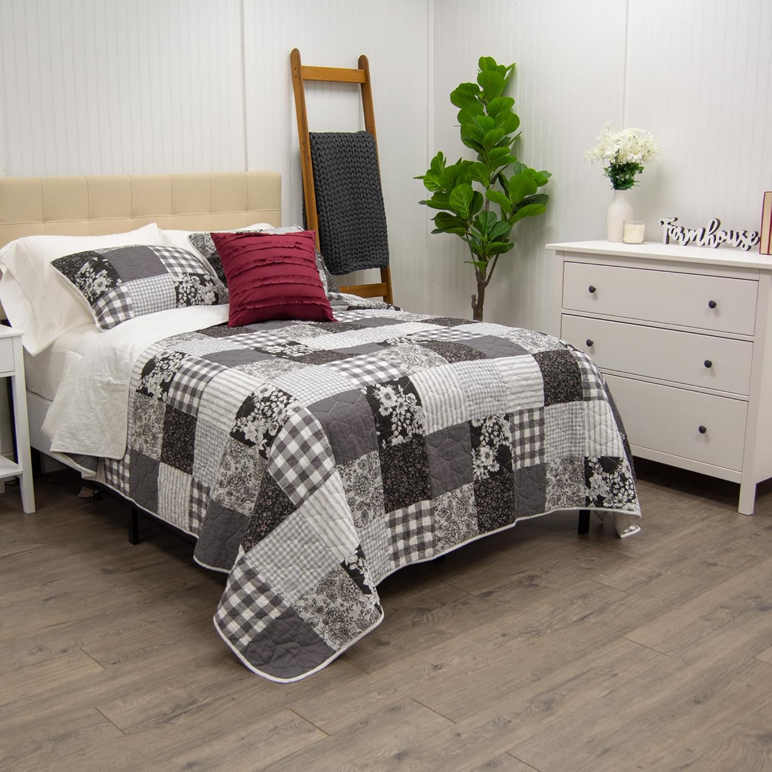 Donna Sharp Indiana Farmhouse Quilt Set - Queen Size 3-Piece