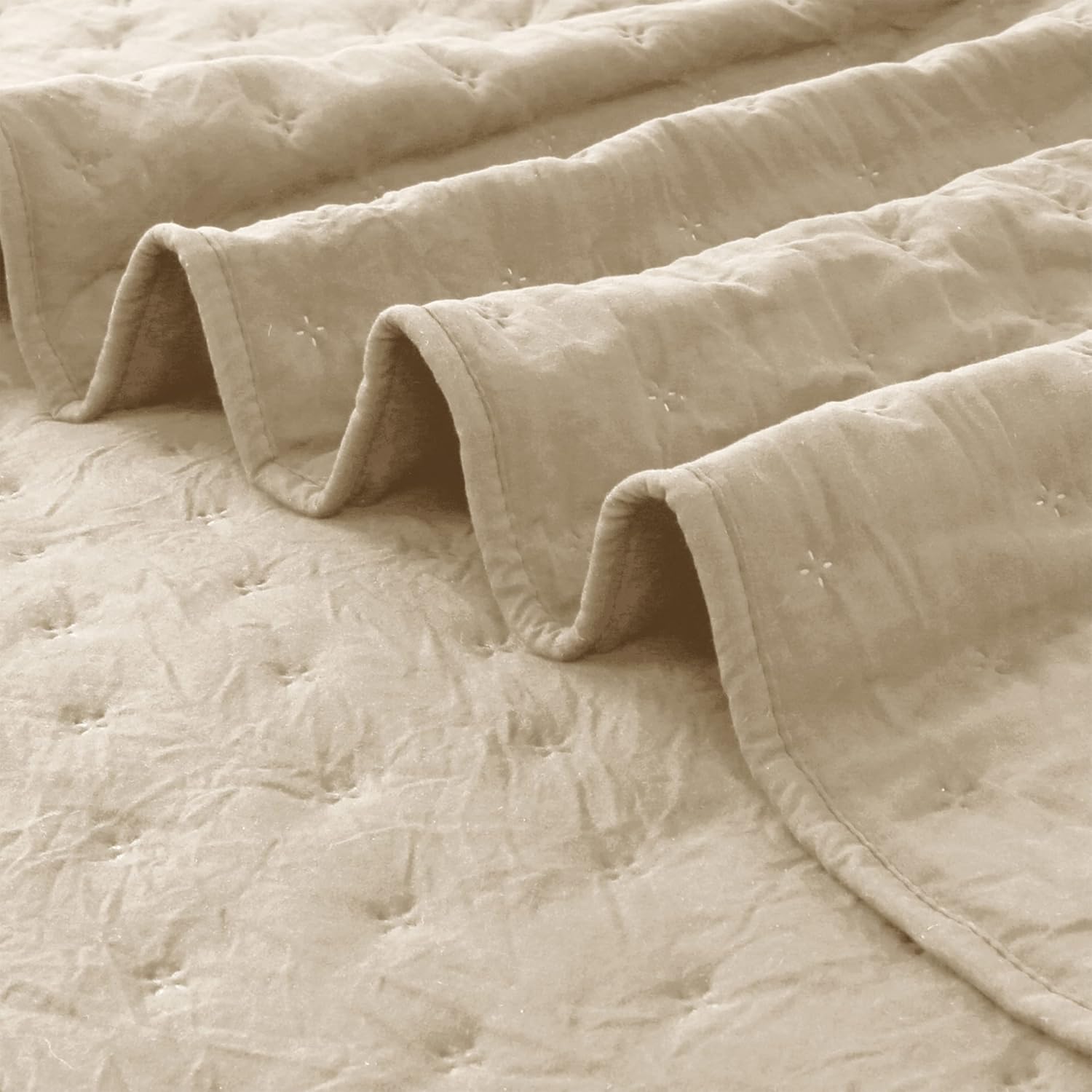ROARINGWILD Beige King Quilt Set with Pillow Shams 3 Piece