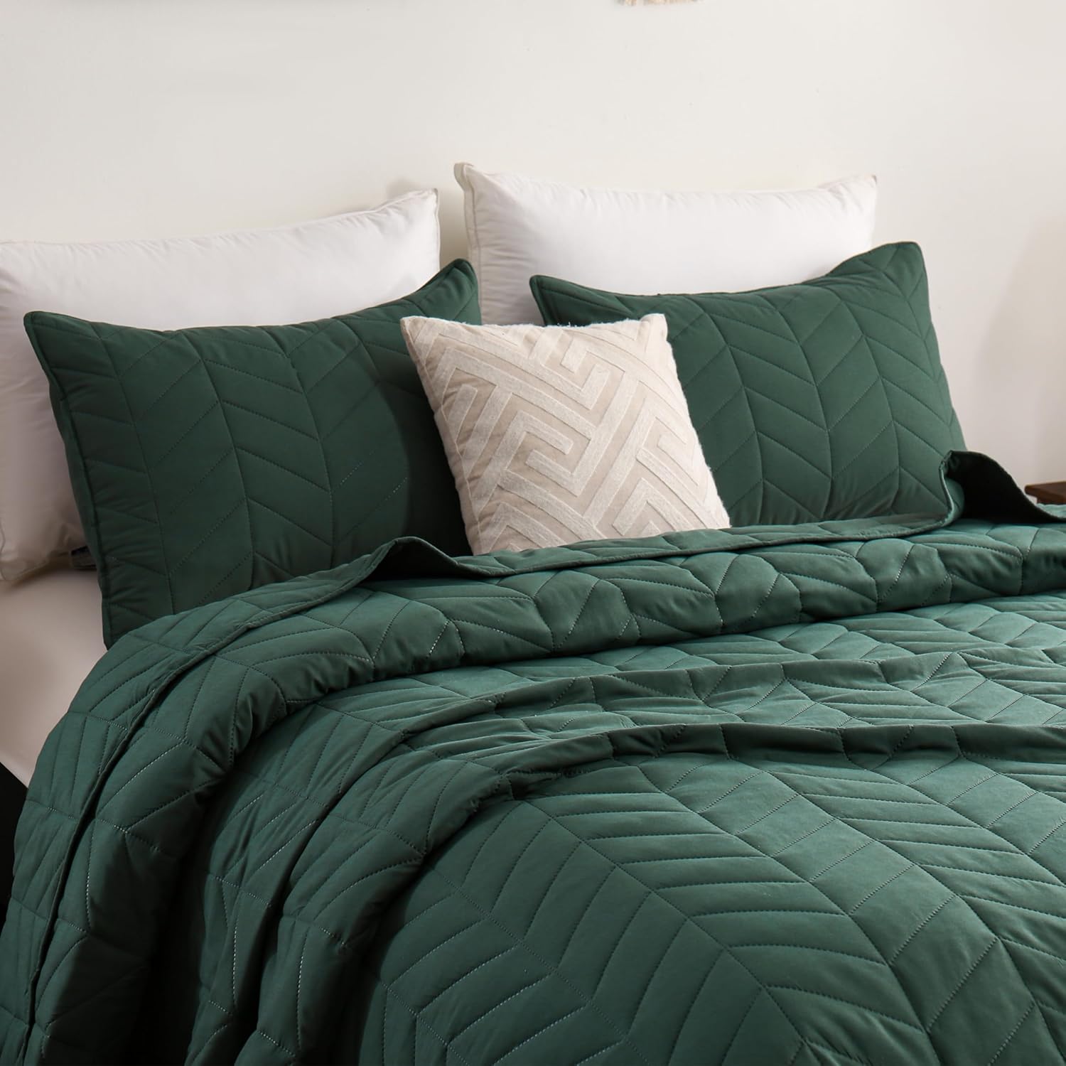 DOWNCOOL King Quilt Bedding Set with Leaf Texture