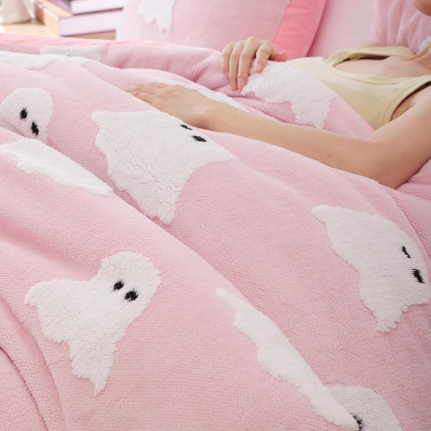 Smoofy Halloween Comforter Set - Lightweight Full Size Bedding