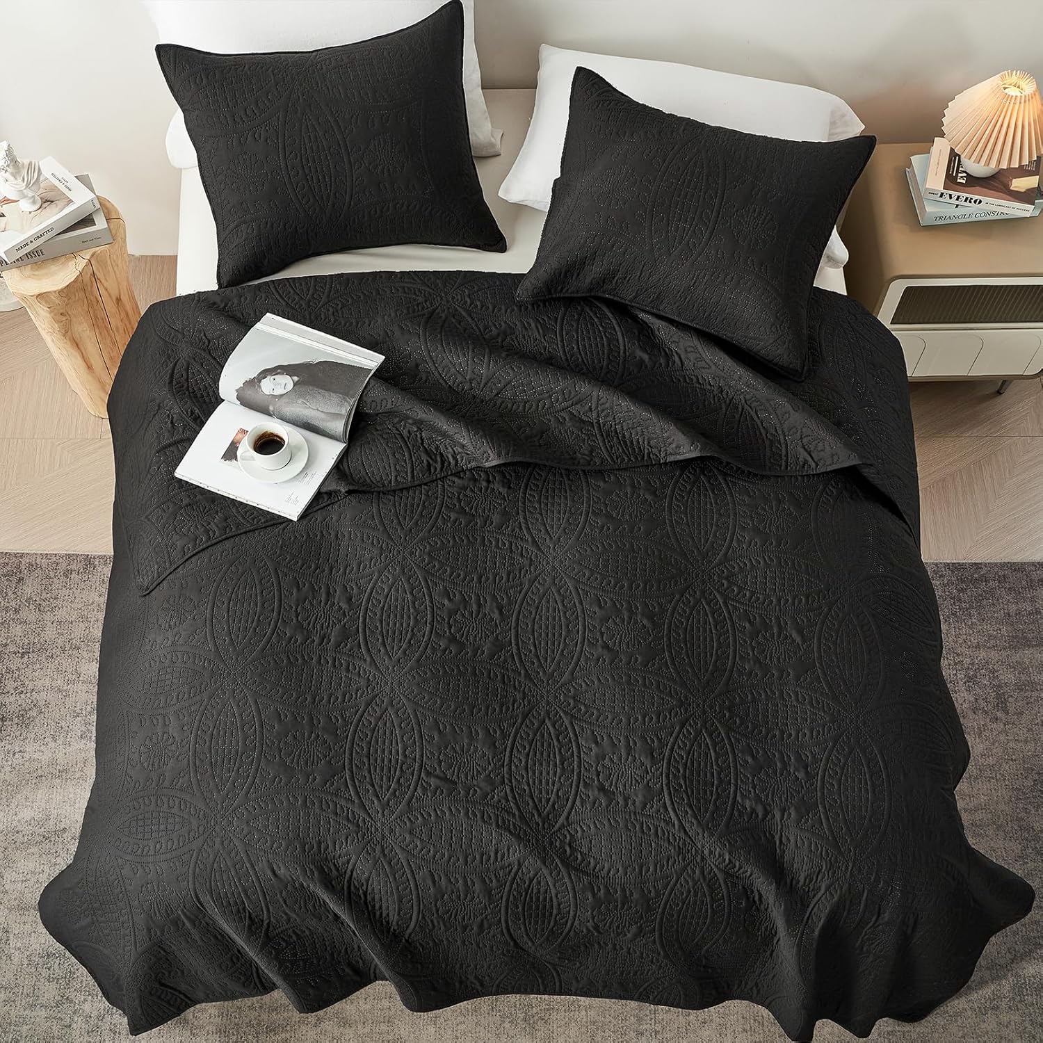 Akkialla Twin Quilt Bedding Set with Coin Pattern