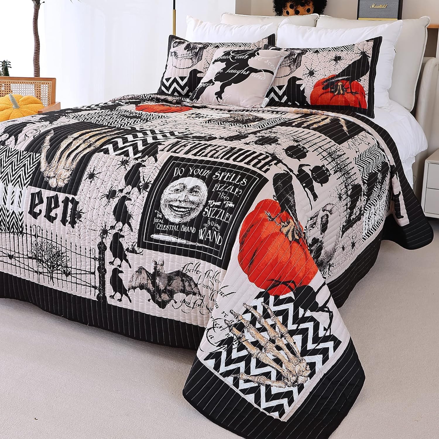 EVENHUG Halloween King Size Quilt Bedding Set