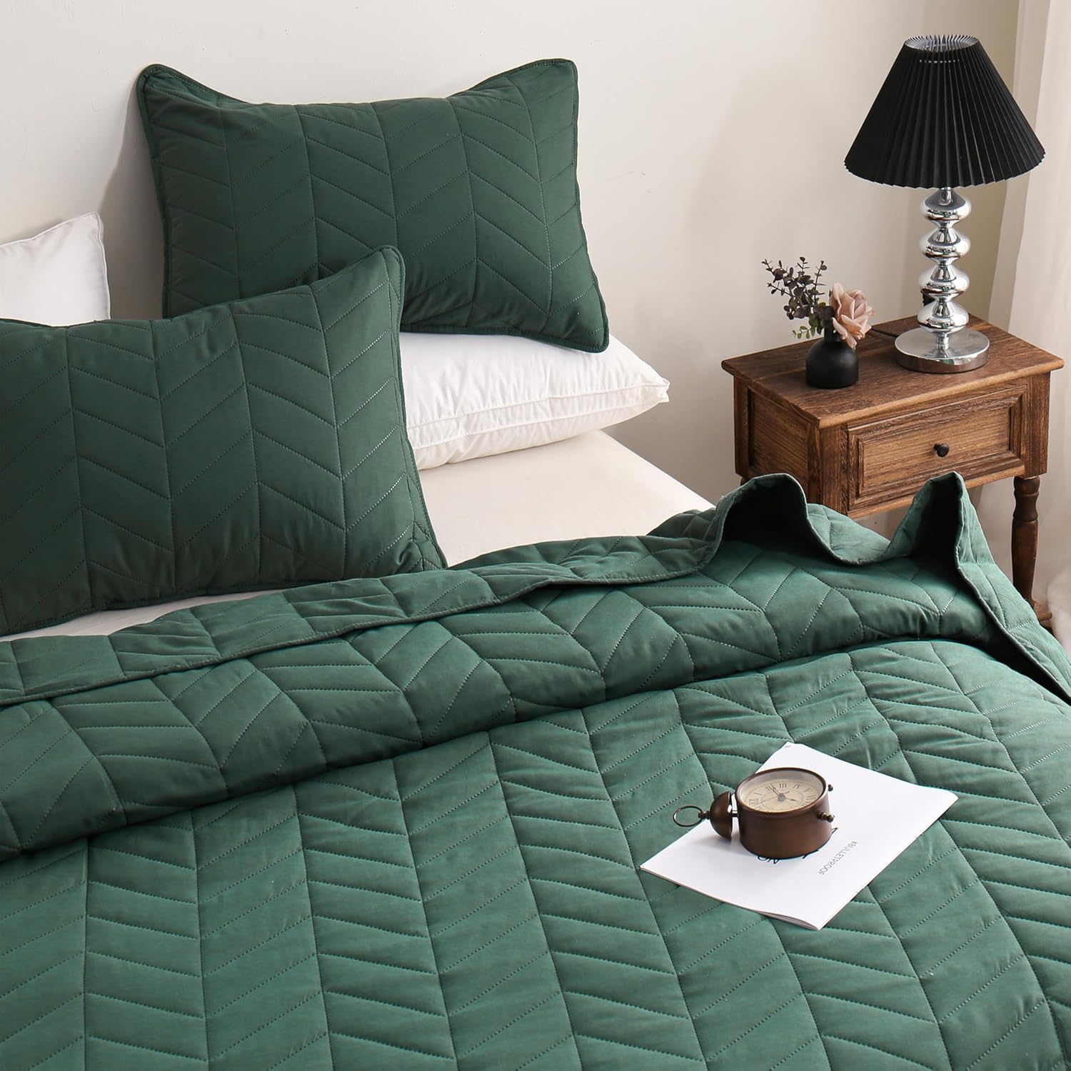 DOWNCOOL King Quilt Bedding Set with Leaf Texture