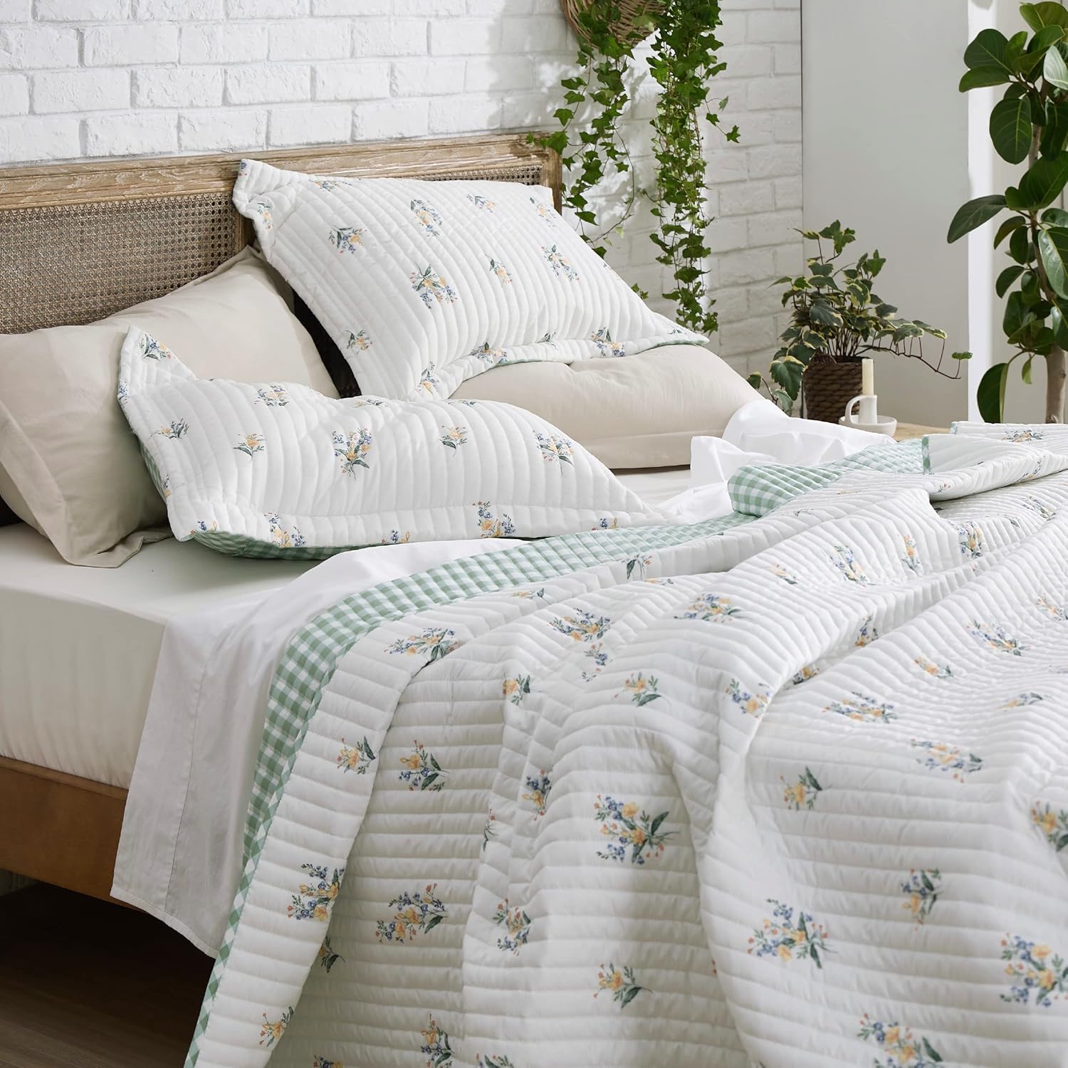 Bedsure Floral Quilt Set Queen - Reversible Botanical Quilt Bedding Set