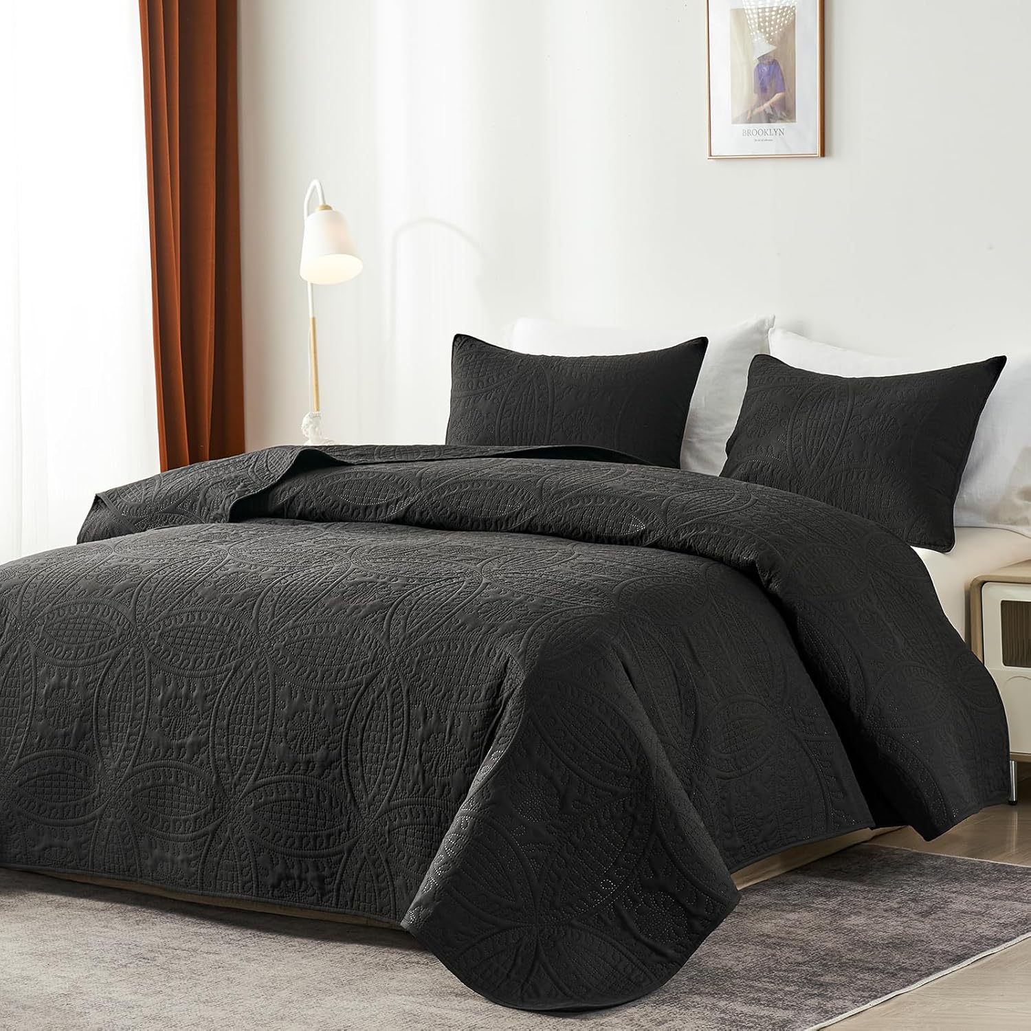Akkialla Twin Quilt Bedding Set with Coin Pattern