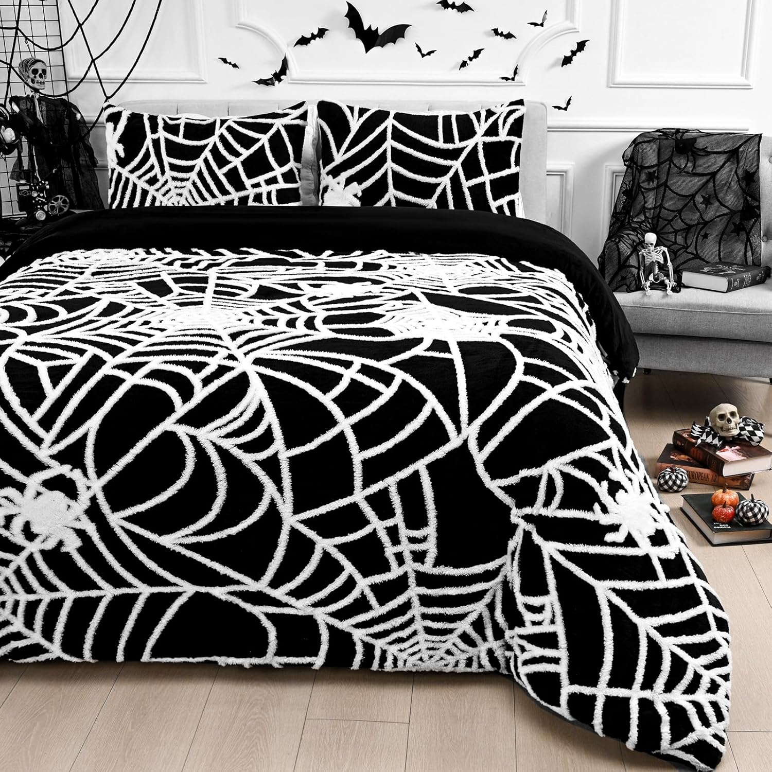 Yinhua Halloween Queen Comforter Set with Spider Web Design