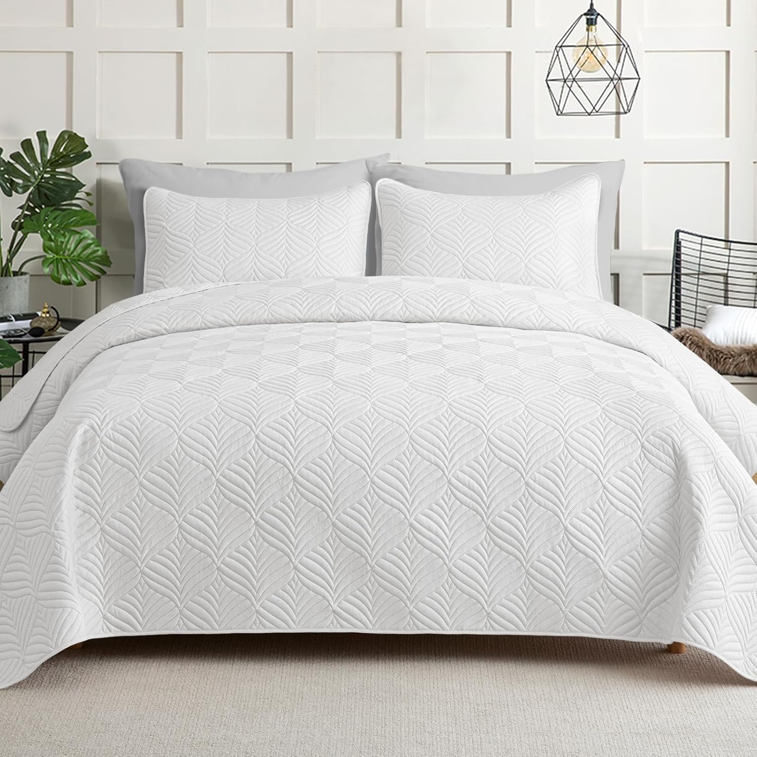 Whale Flotilla Modern Geometric Queen Quilt Set 3-Piece Extra Soft White Bedding