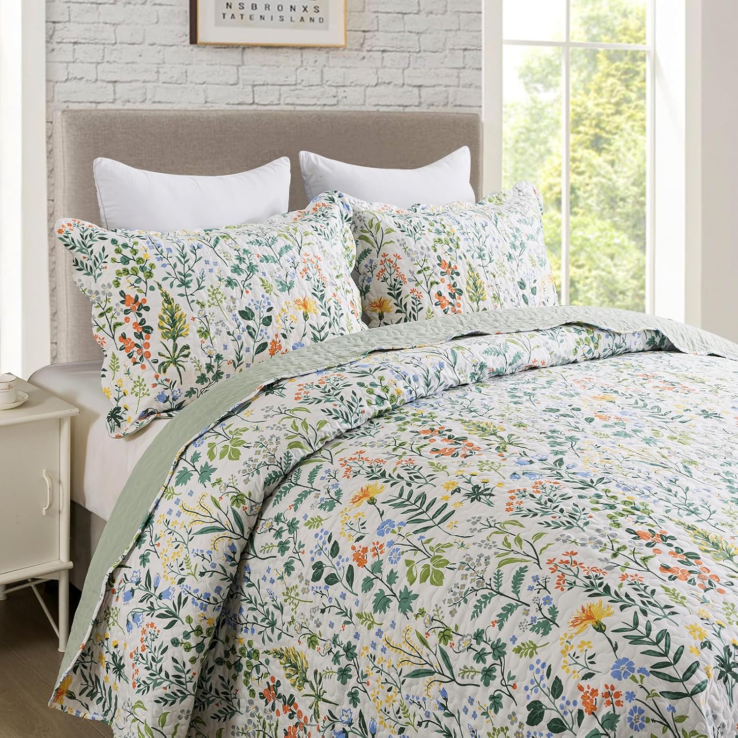 Travan 3-Piece Quilt Set with Shams 1