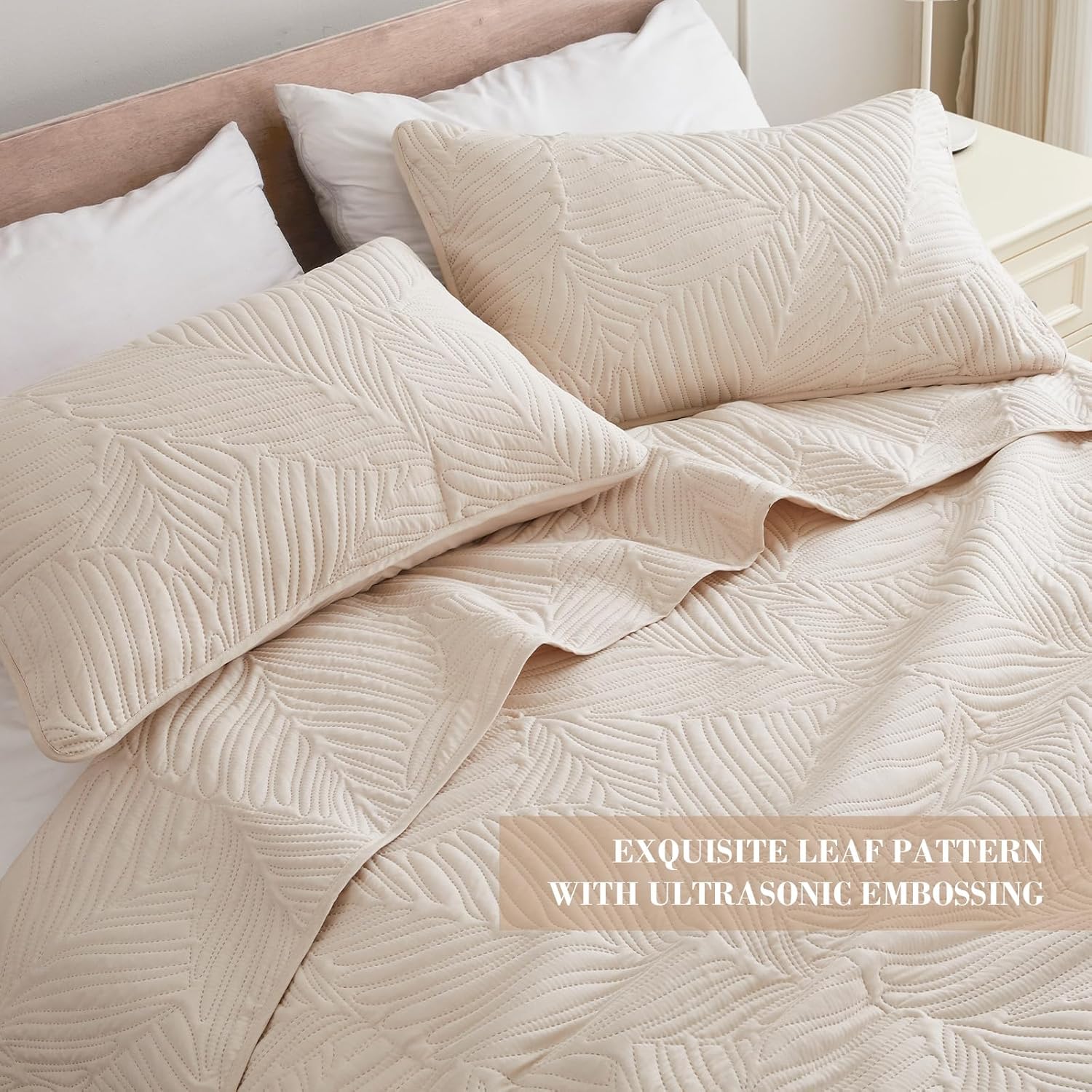 Exclusivo Mezcla Queen Quilt Set with Leaf Pattern