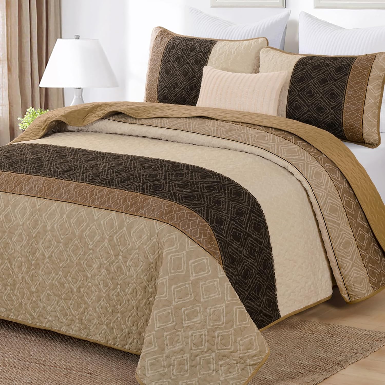 Boho Queen Quilt Set with 2 Pillow Shams Light Brown Microfiber Bedding Set