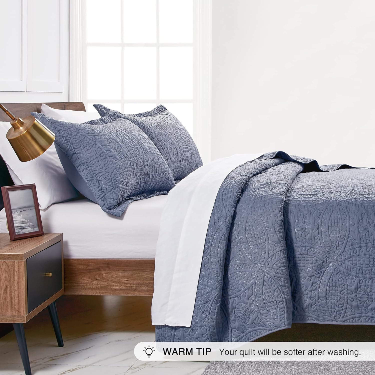 Loves Cabin Twin Quilt Set with Coin Pattern