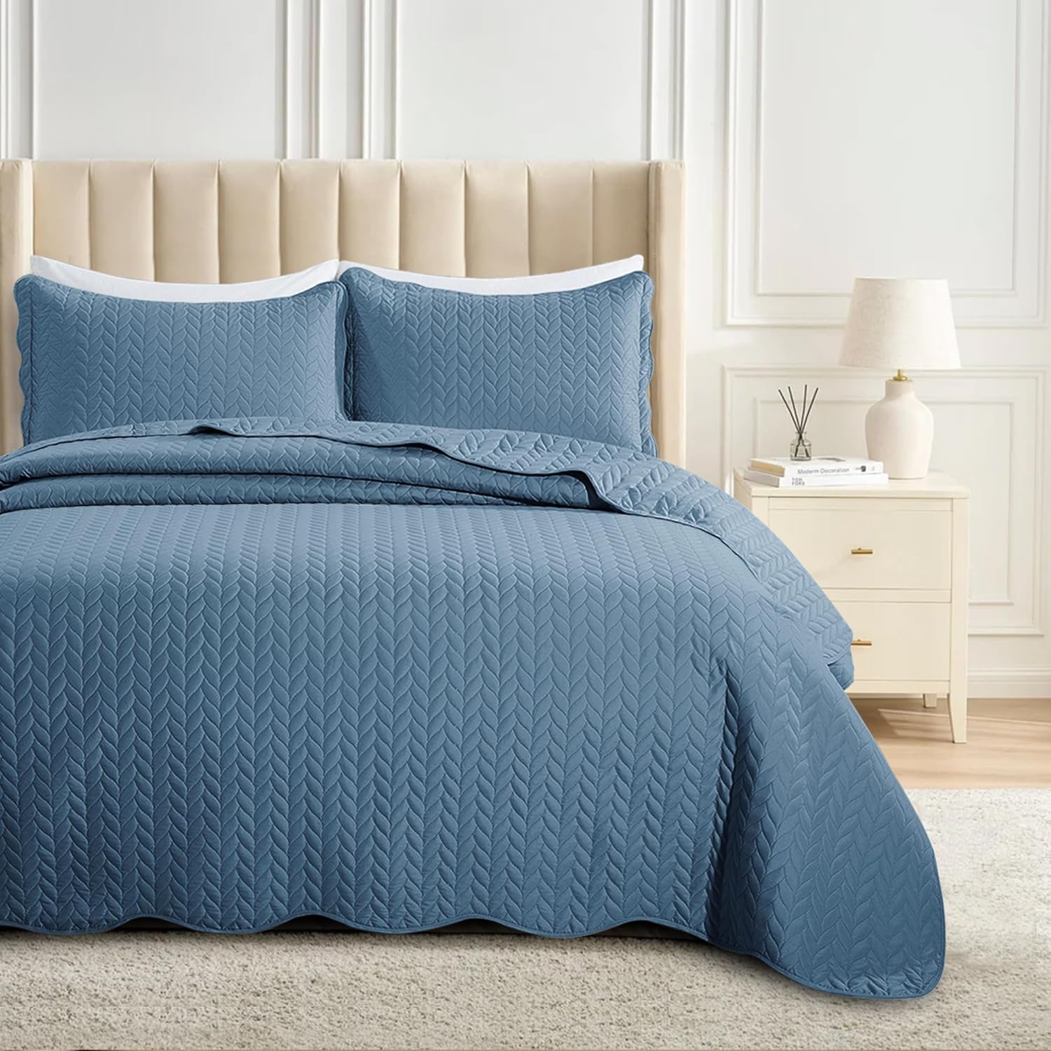 IR Imperial Rooms Light Blue Queen Quilt Set