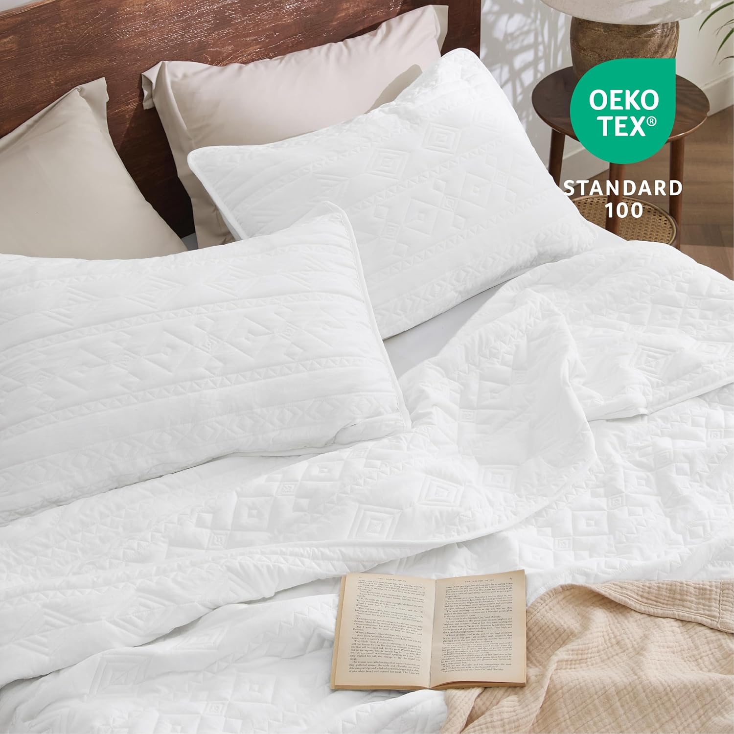 Bedsure Boho Quilt King Size - Geometric Pattern Soft Breathable 106x96 Inches